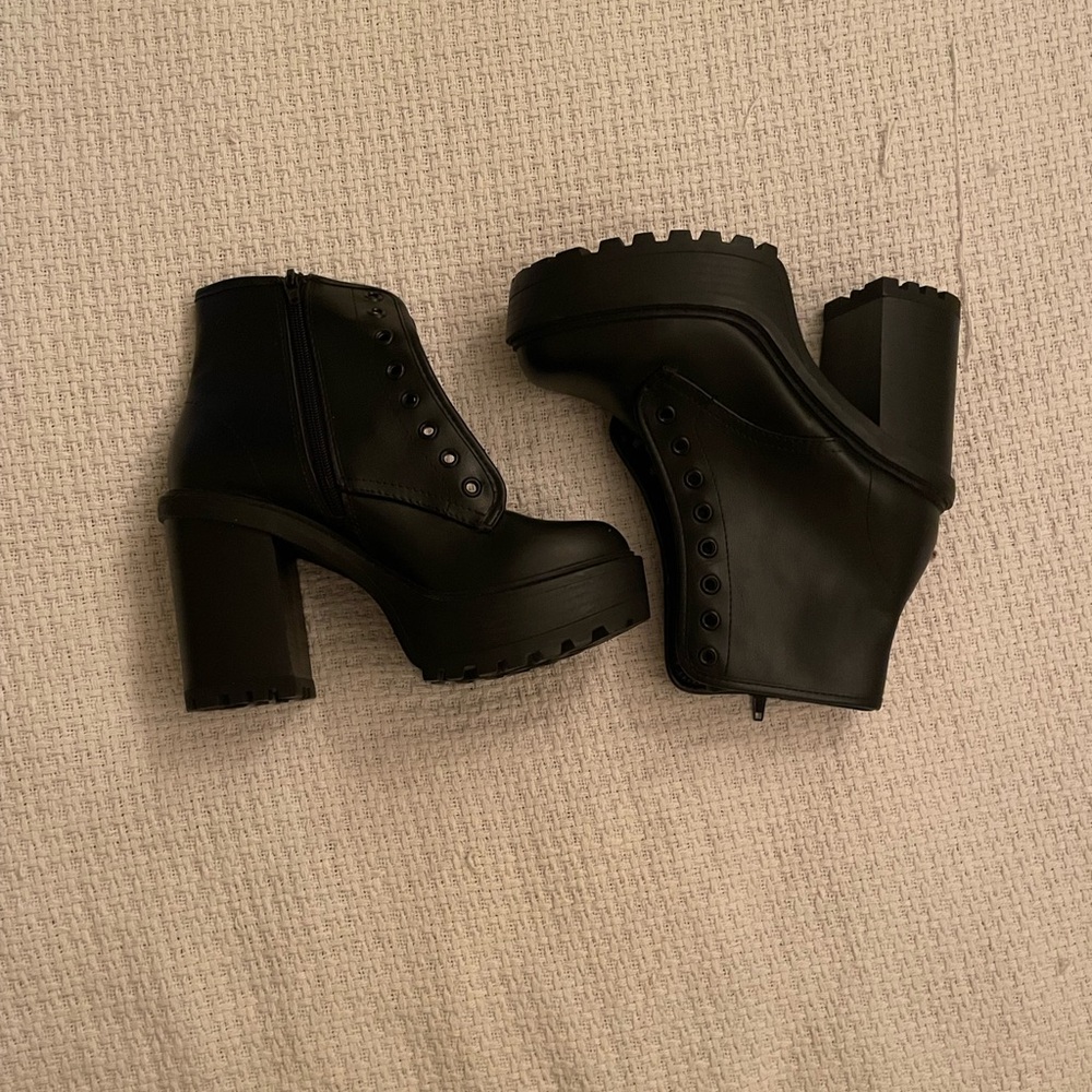 Chunky soda booties